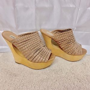 Steve Madden Beige Wedges